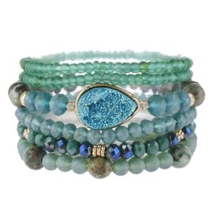 NWT Beautiful Blue Druzy Stacking Set of Stretch Bracelets!